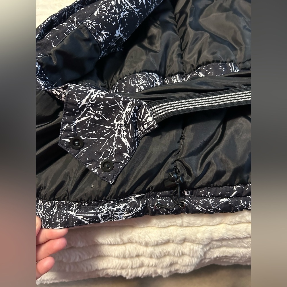 Arctic Queen Winter Coat - Picture 9 of 12